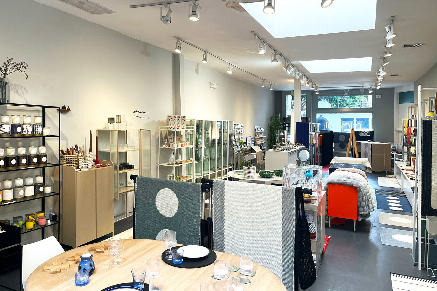 Retail space interior view 3